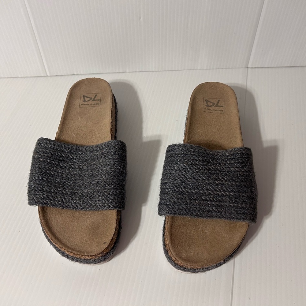 Dirty Laundry platform sandal women fits size 9